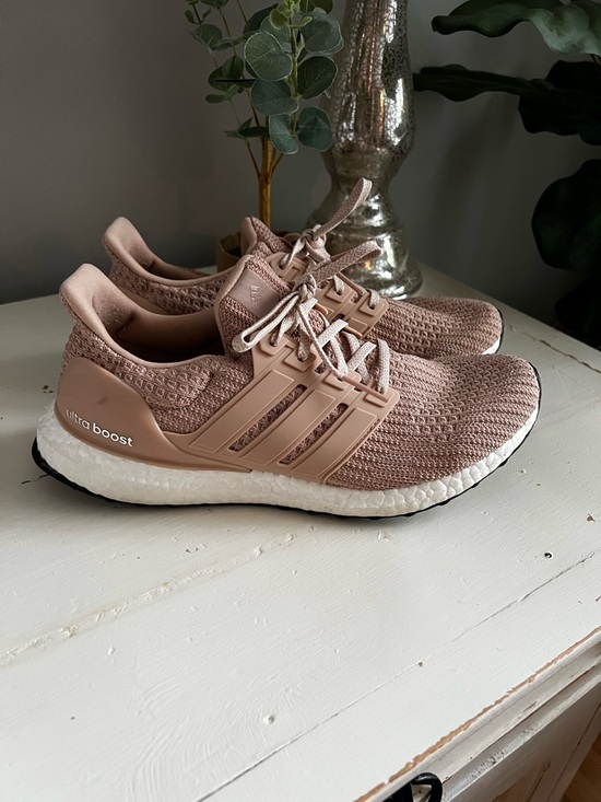 adidas Shoes - Sz 9.5 adidas Ultra Boost Ash Pearl